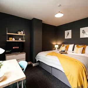 3* Hotel Roberts