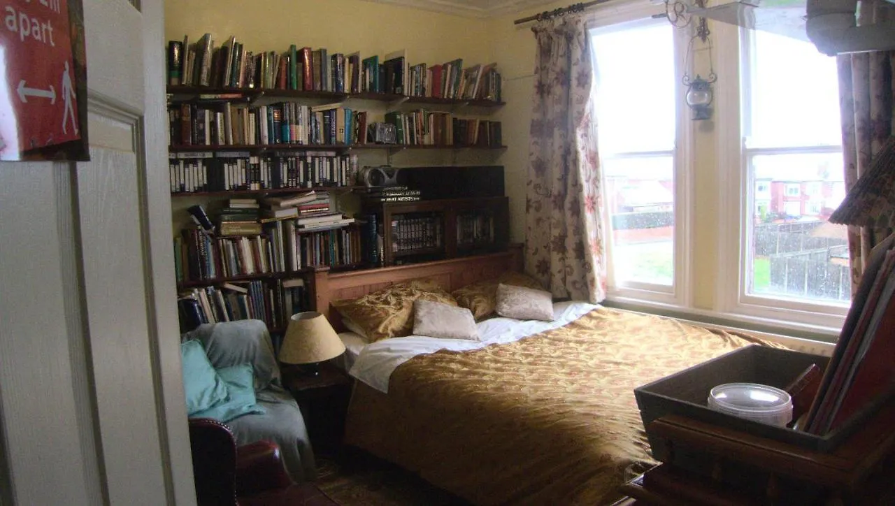 Ms Mccreadys Guest House 동커스터 2*,  영국