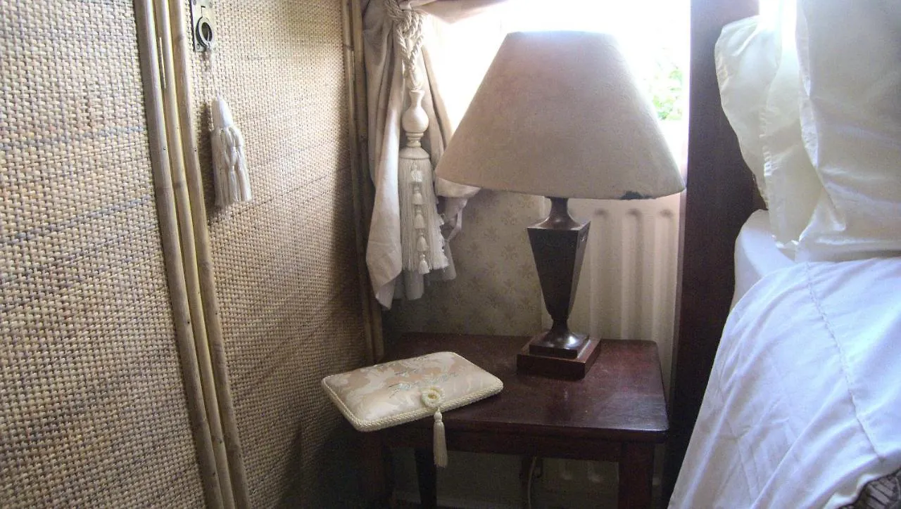 Ms Mccreadys Guest House 동커스터
