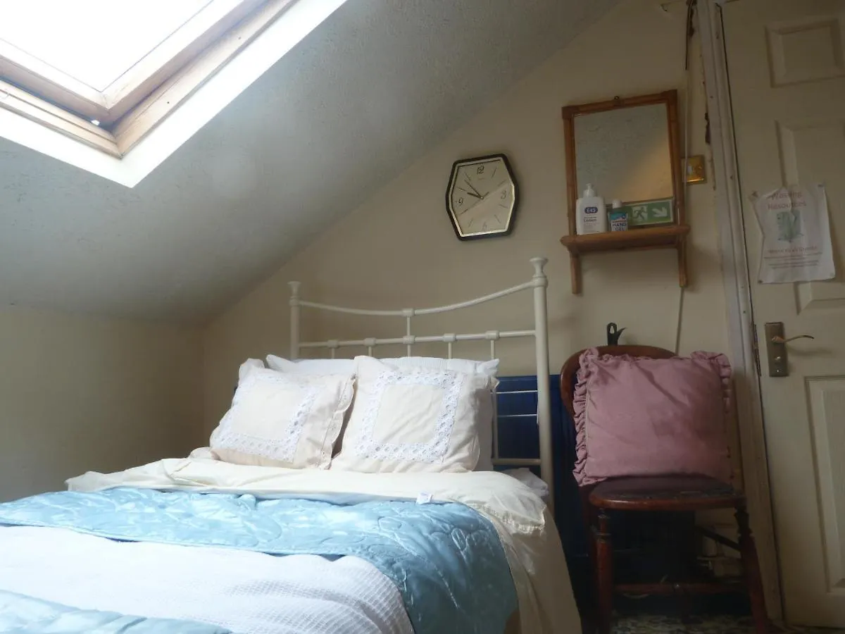 Ms Mccreadys Guest House 동커스터 영국