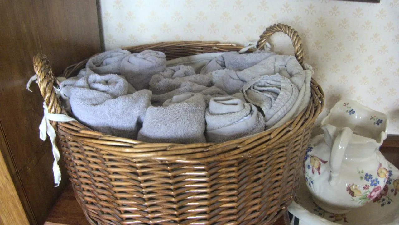Ms Mccreadys Guest House 동커스터