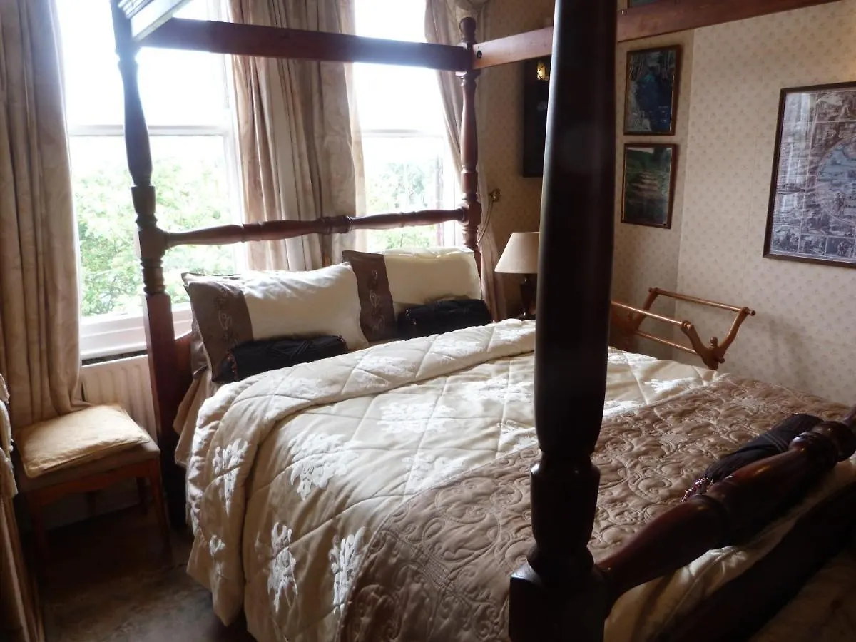 Ms Mccreadys Guest House 동커스터 2*,